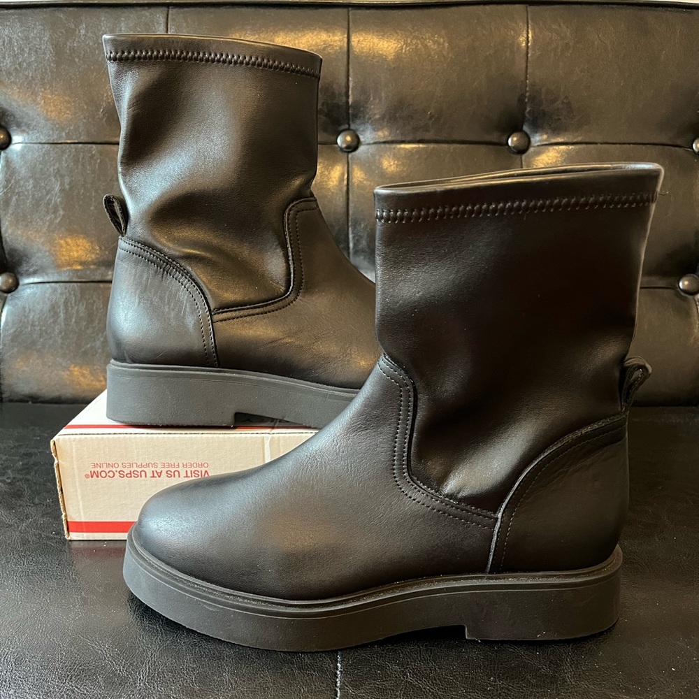 Coach and Four‎ Black Leather Pull On Boots Women’s 8.5